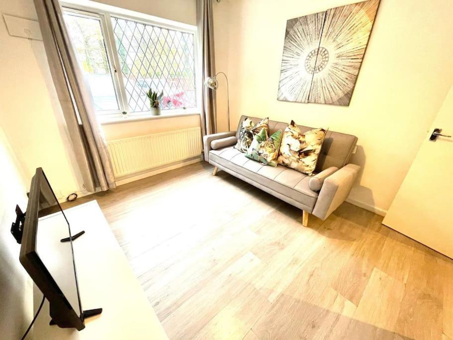 Serene And Cozy 1-Bedroom House With Parking 캠브리지 외부 사진