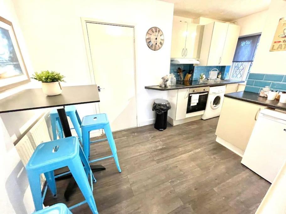 Serene And Cozy 1-Bedroom House With Parking 캠브리지 외부 사진