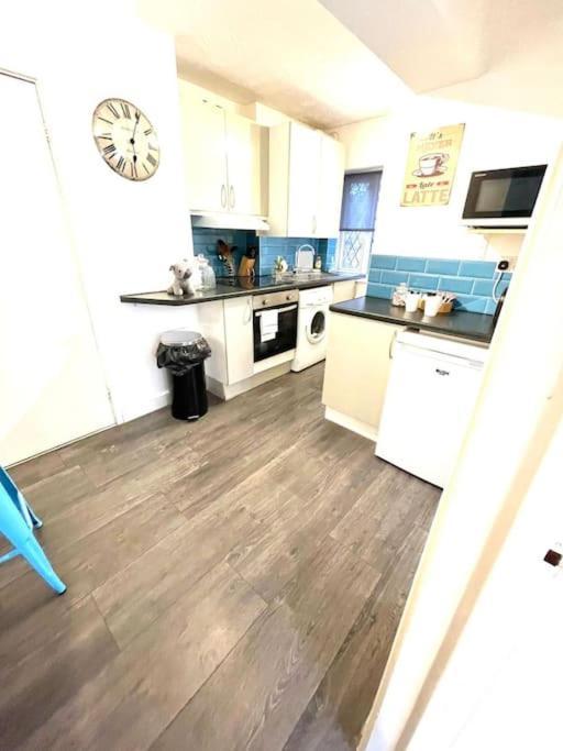 Serene And Cozy 1-Bedroom House With Parking 캠브리지 외부 사진
