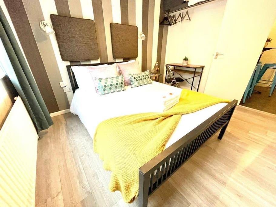 Serene And Cozy 1-Bedroom House With Parking 캠브리지 외부 사진