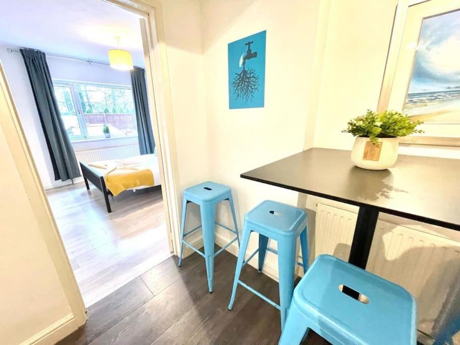 Serene And Cozy 1-Bedroom House With Parking 캠브리지 외부 사진